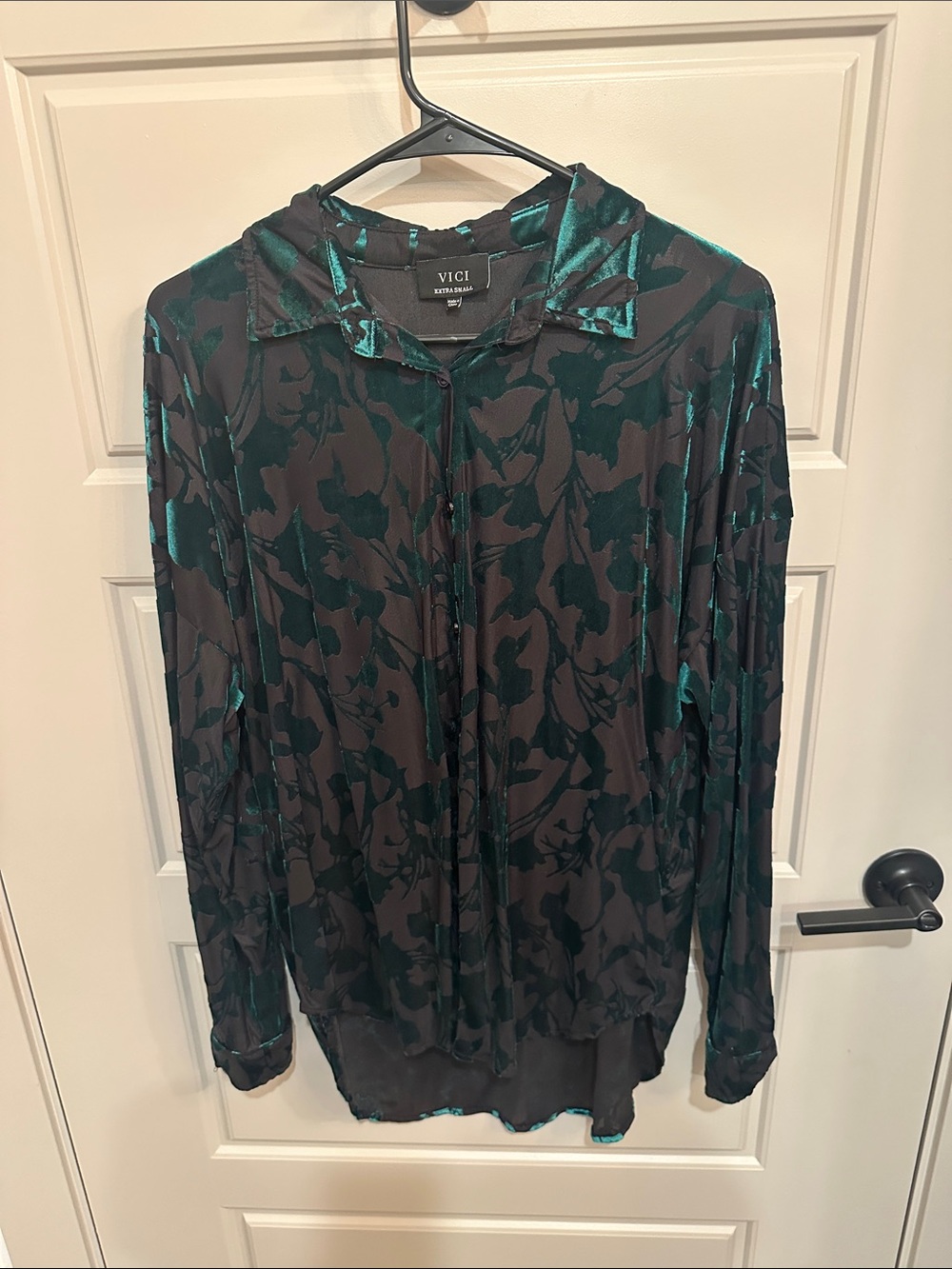 Vici Black and Forest Green Floral Button-Down Collared Shirt